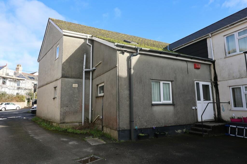 East Hill, St Austell, PL25 - View 2