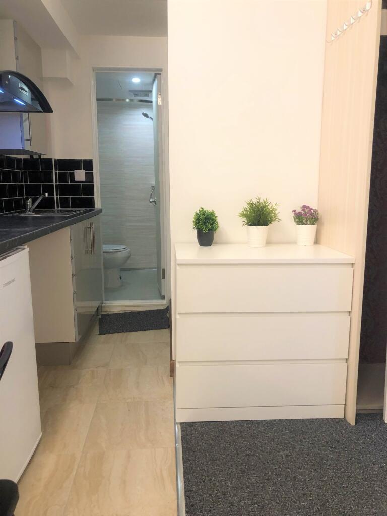1 bedroom flat share for rent