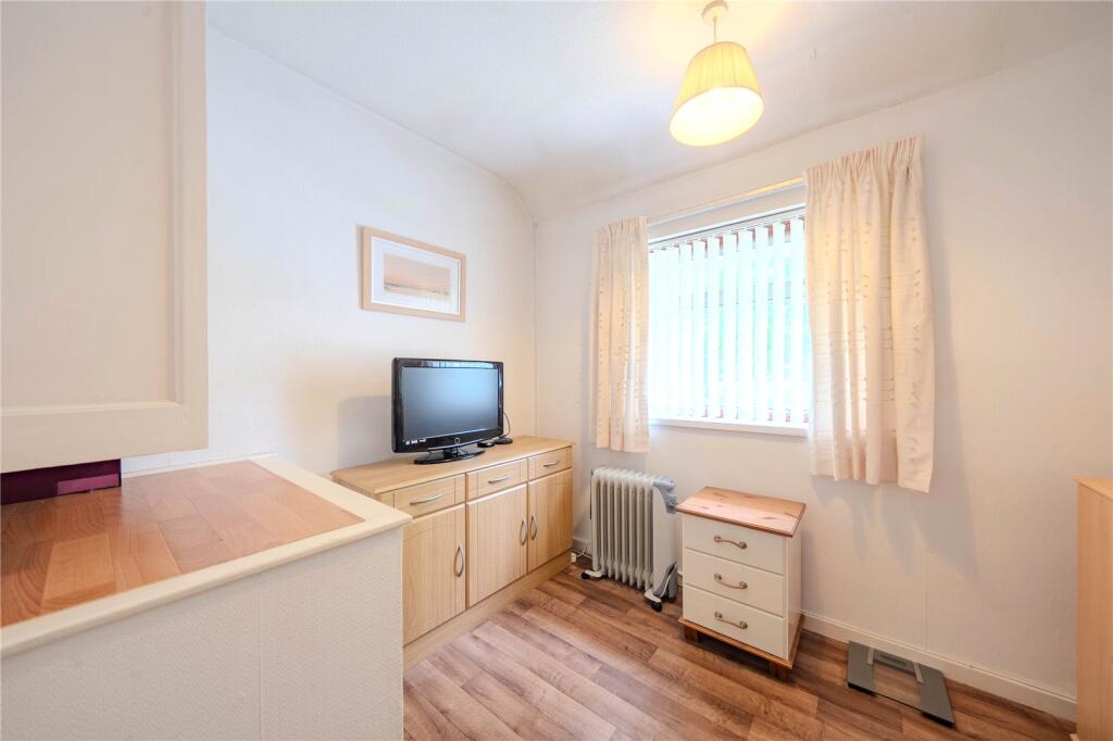 House in Leeds, Bradley Hill, Swinnow - More