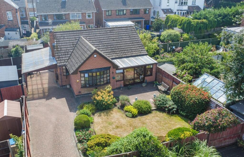 2-bed detached on Bennett Street, Long Eaton, £250,000