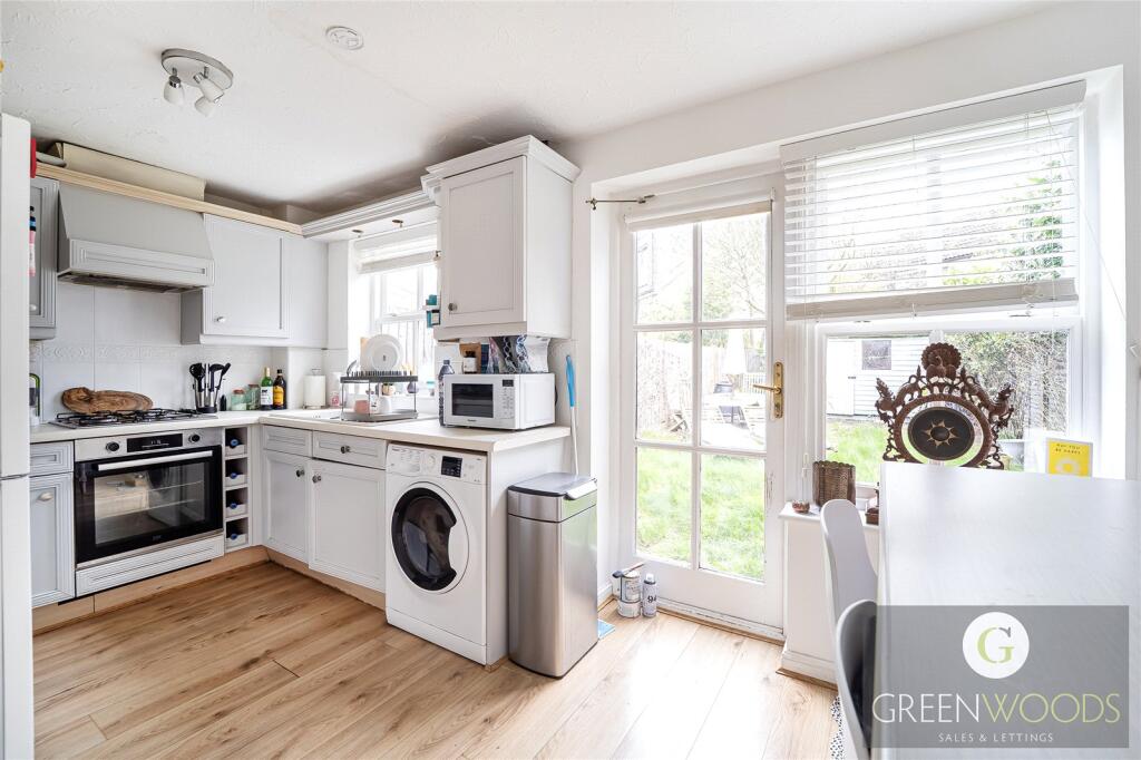 House in London, Royal Borough of Kingston upon Thames - View 5