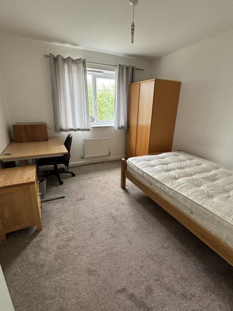 5 bedroom terraced house for rent