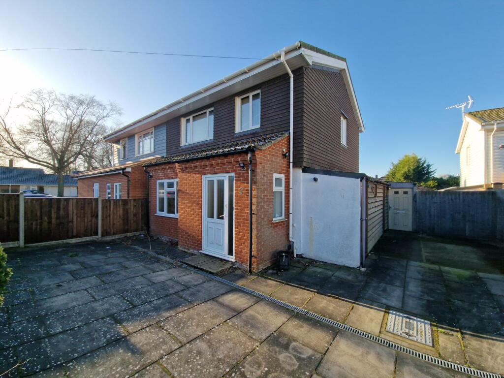 4-bed semi-detached on 11, Shepherd Close, £240,000