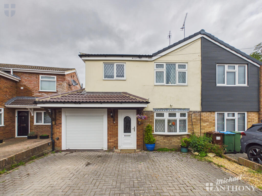 4-bed semi-detached on Turville Road, Aylesbury, £500,000