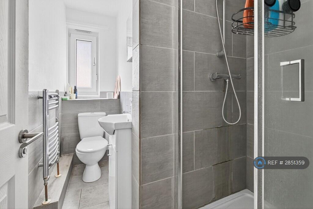 1 bedroom flat share for rent