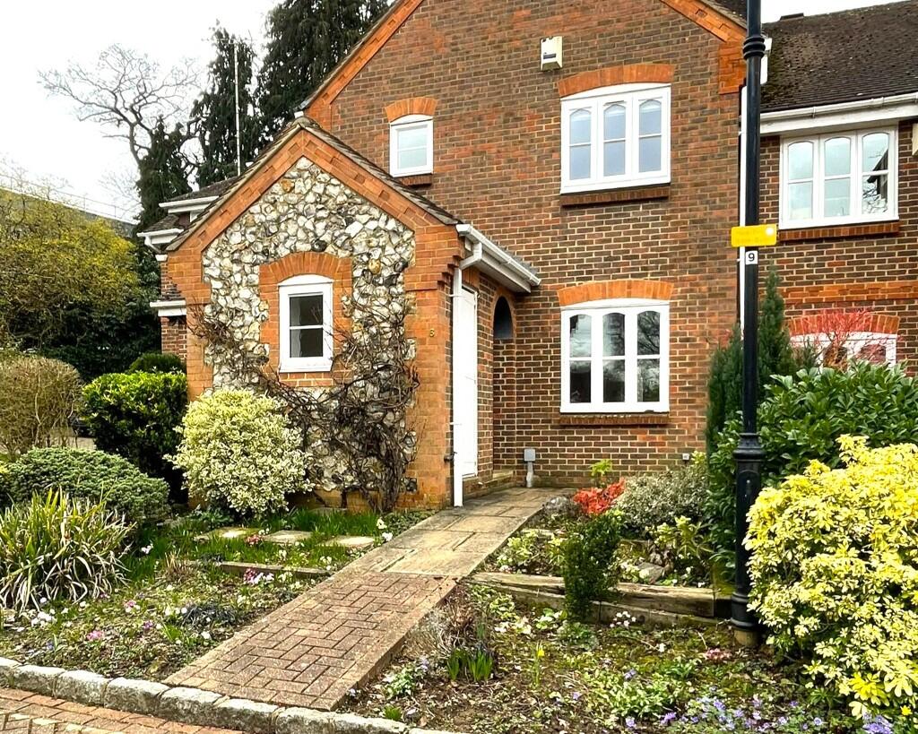 Main image of property: Sir Josephs Walk,Harpenden,AL5 2DT