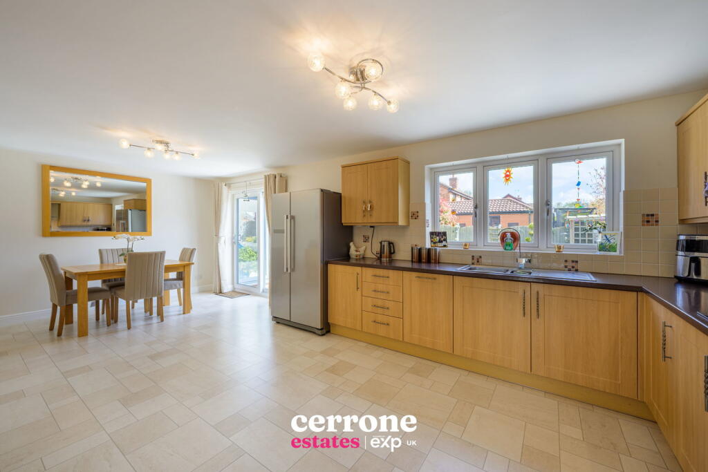 Planetree Close, Bromsgrove, B60 1AW - More
