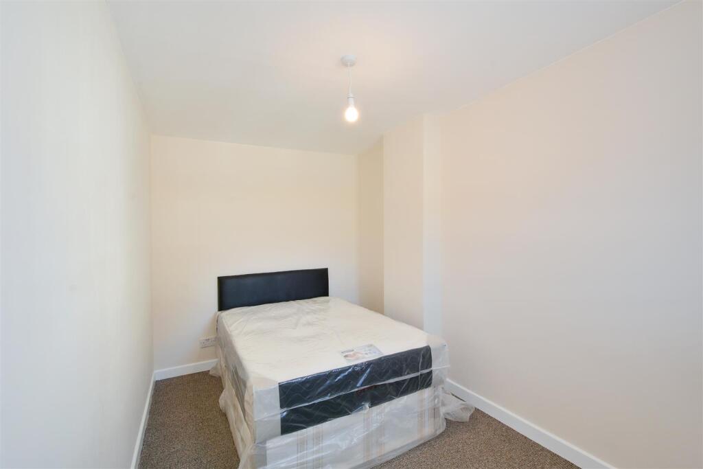 4 bedroom terraced house for rent