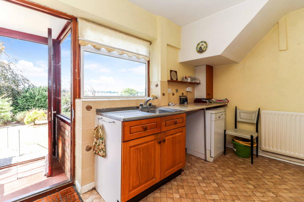 House in Hemel Hempstead - More