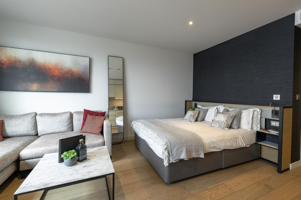 Apartment in Manchester, Trinity, Lower Broughton - View 5