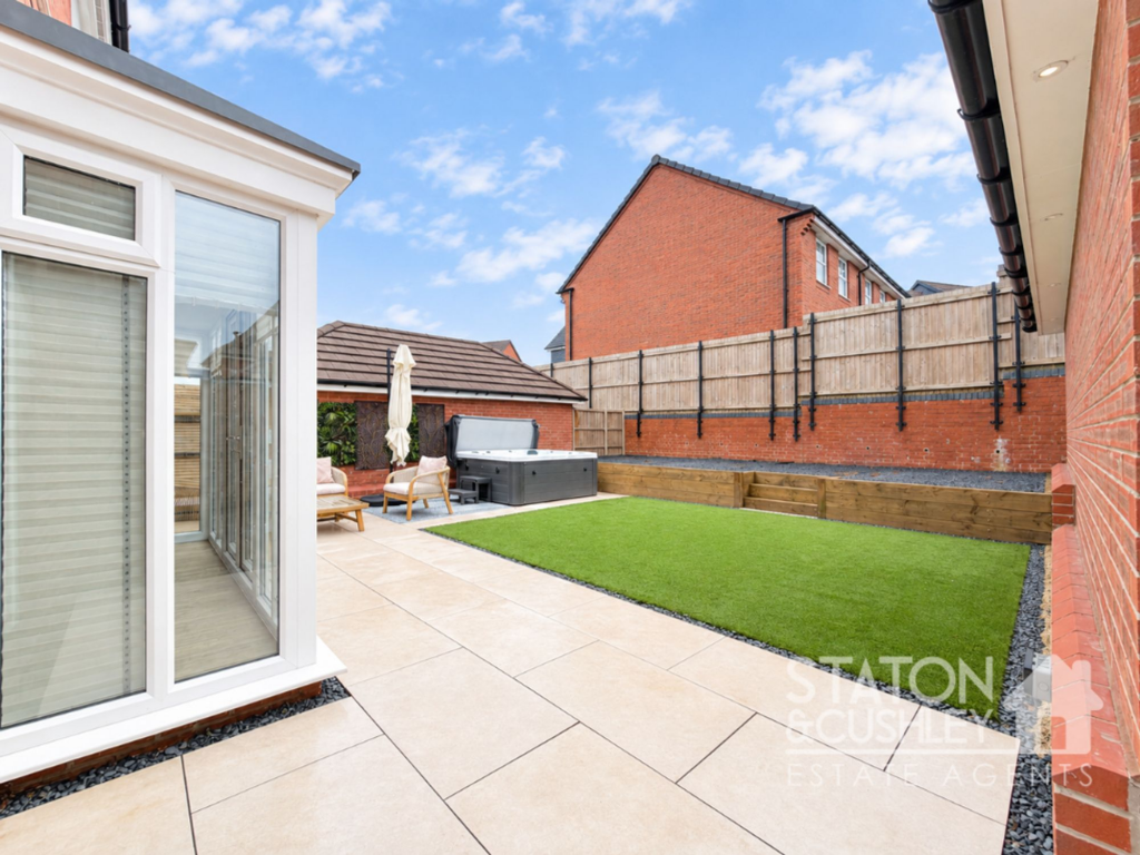 Neptune Way, Mansfield, NG18 photo 2