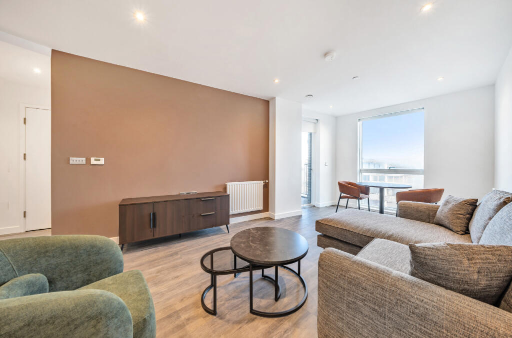 Main image of property: 64 Thurlow Street, London, SE17