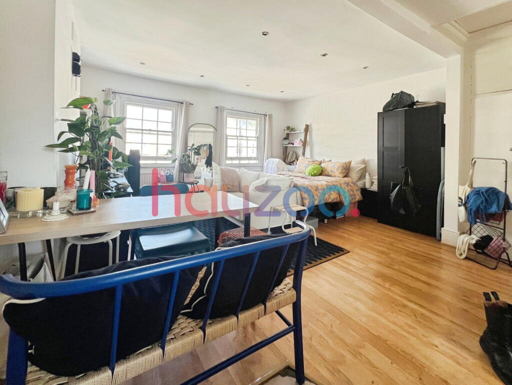Apartment in London - View 3