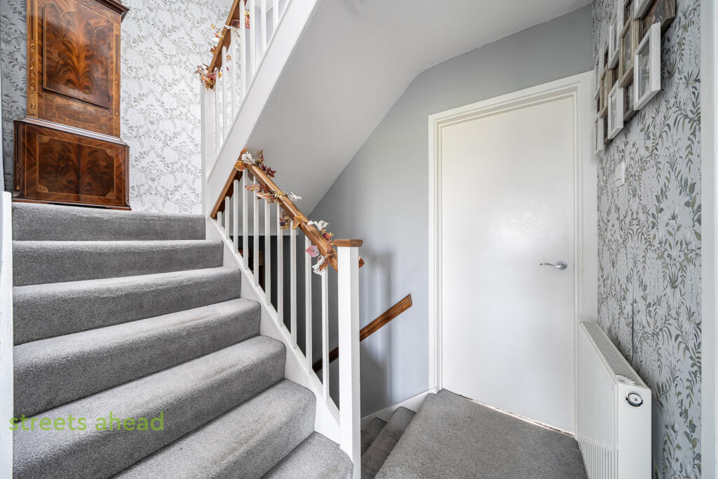 Knighton Close, South Croydon, CR2 - View 6