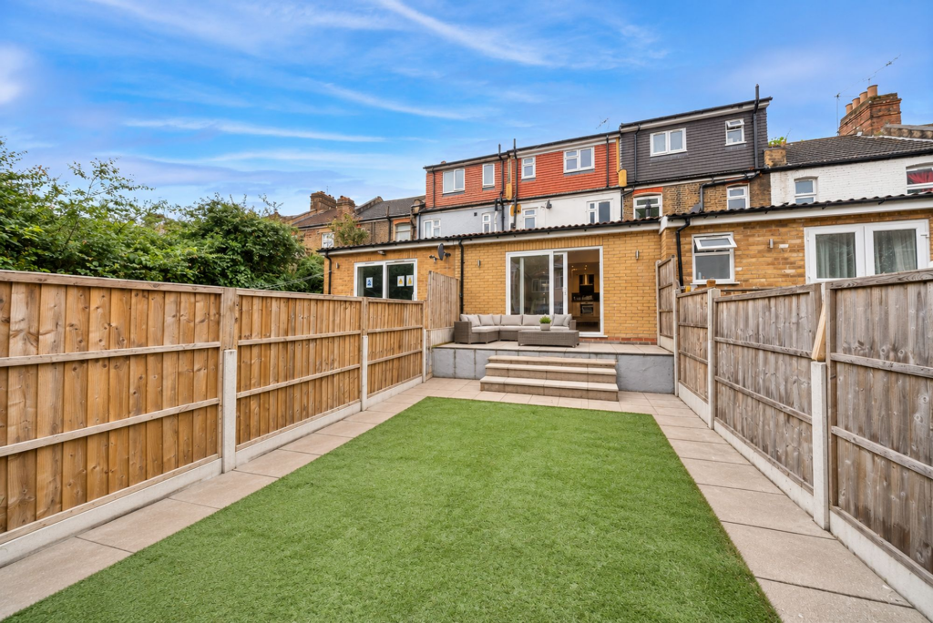 House in London, Little Ilford - View 3