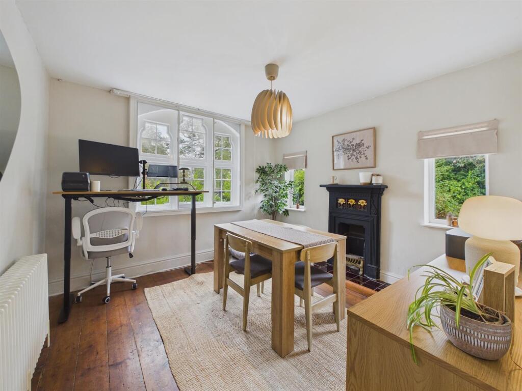 House in Malvern Hills, Newland - More