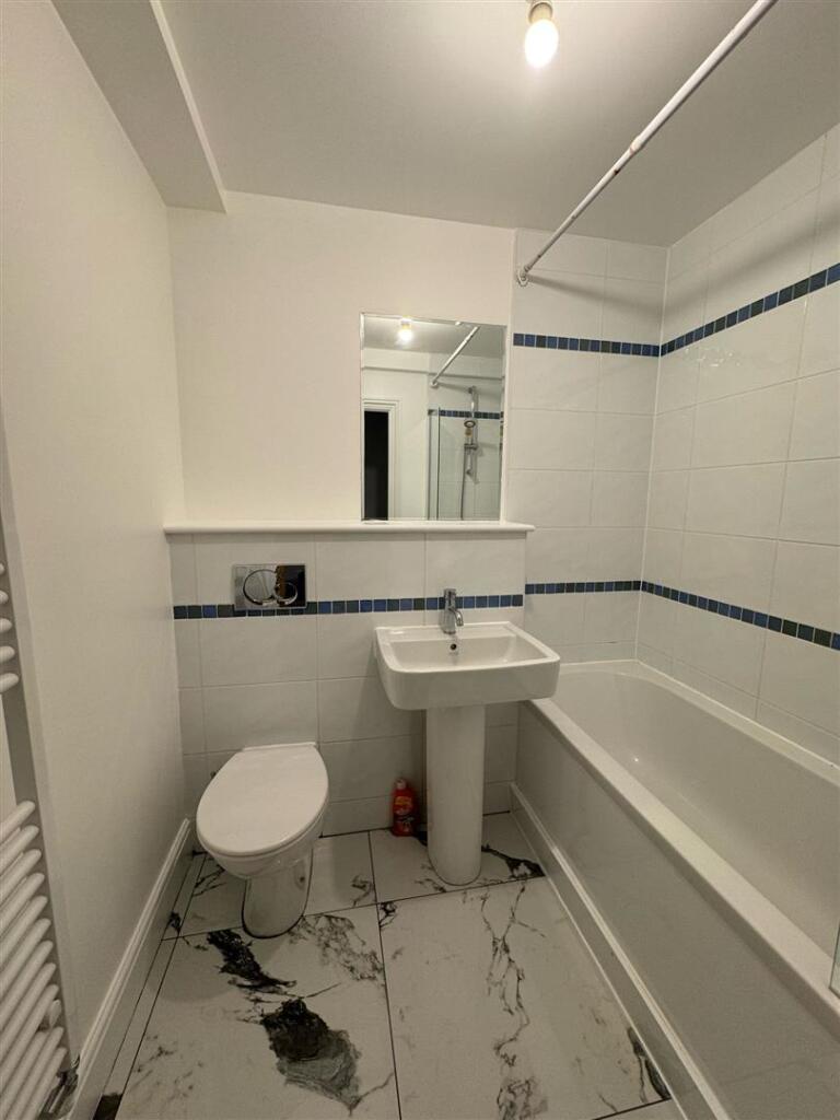 Apartment in London - View 5
