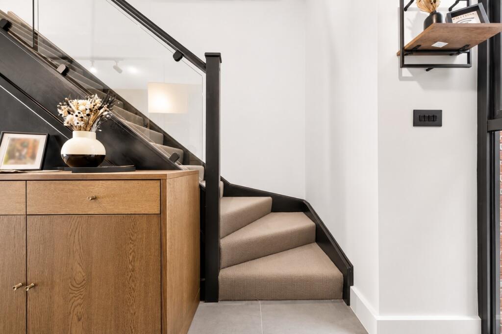 Apartment in St Albans - More