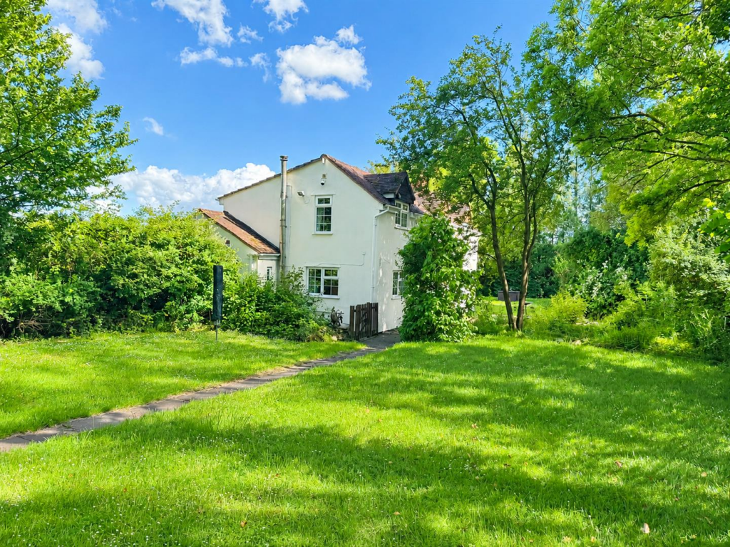 Main image of property: Gloucester Road, Hartpury