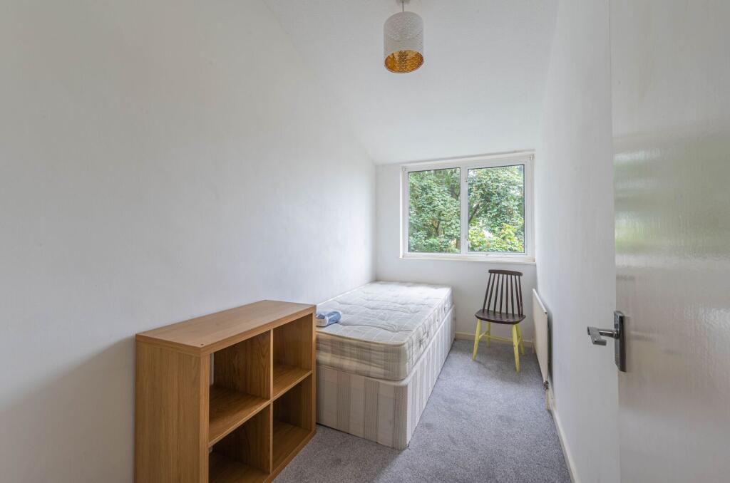 Point Hill, Greenwich, London, SE10 - More