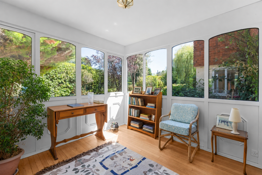 Princes Drive, Oxshott, KT22 photo 4
