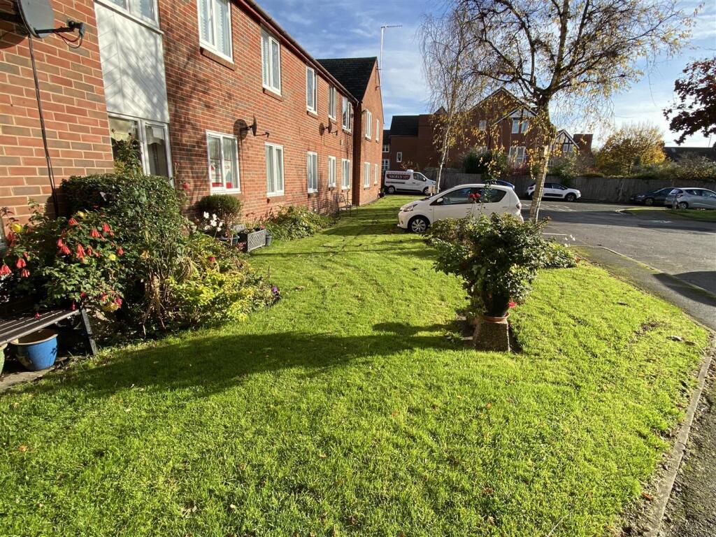 Henmore Place, Ashbourne photo 3