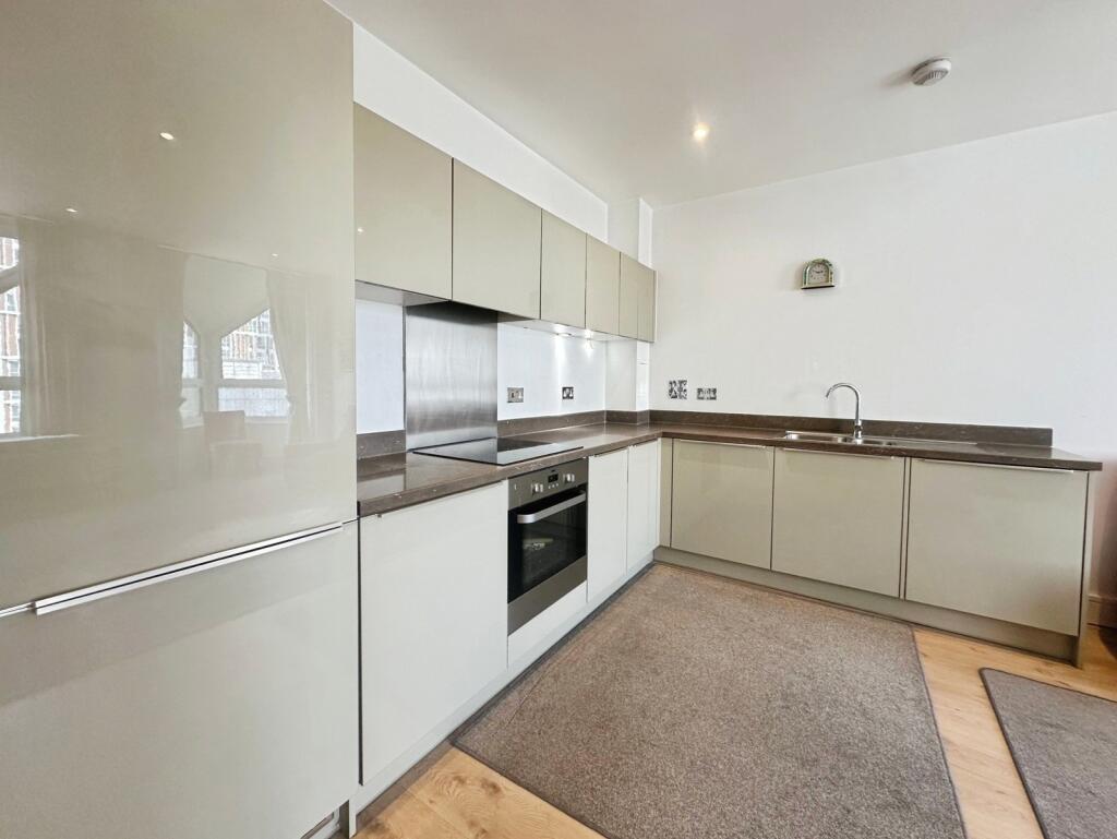 High Street, Bracknell, Berkshire, RG12 - View 2
