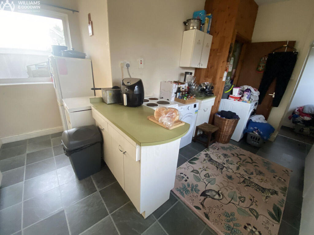 House in Llangefni - More