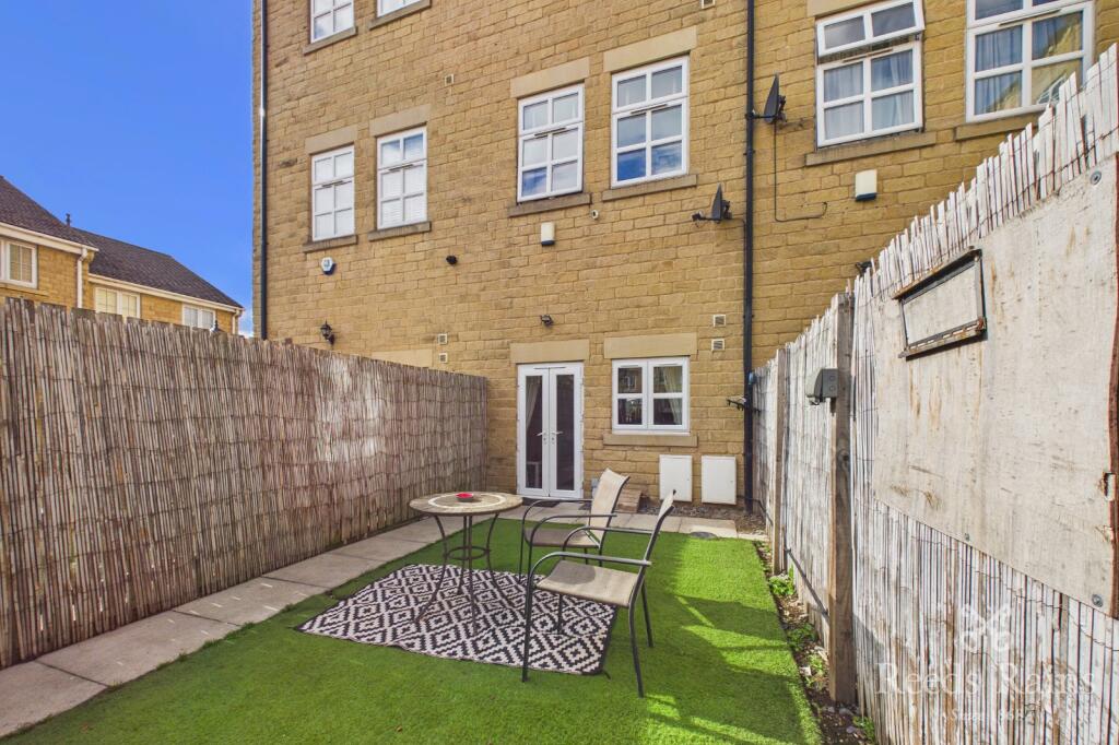 House in Wakefield - More