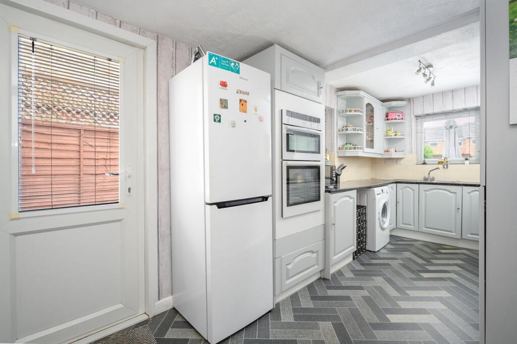 House in Walton-on-Thames, Surrey - More
