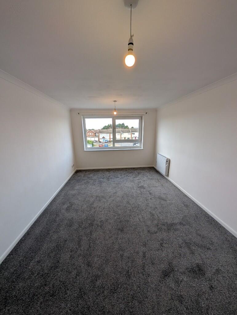 Apartment in Adur, Southwick - View 4