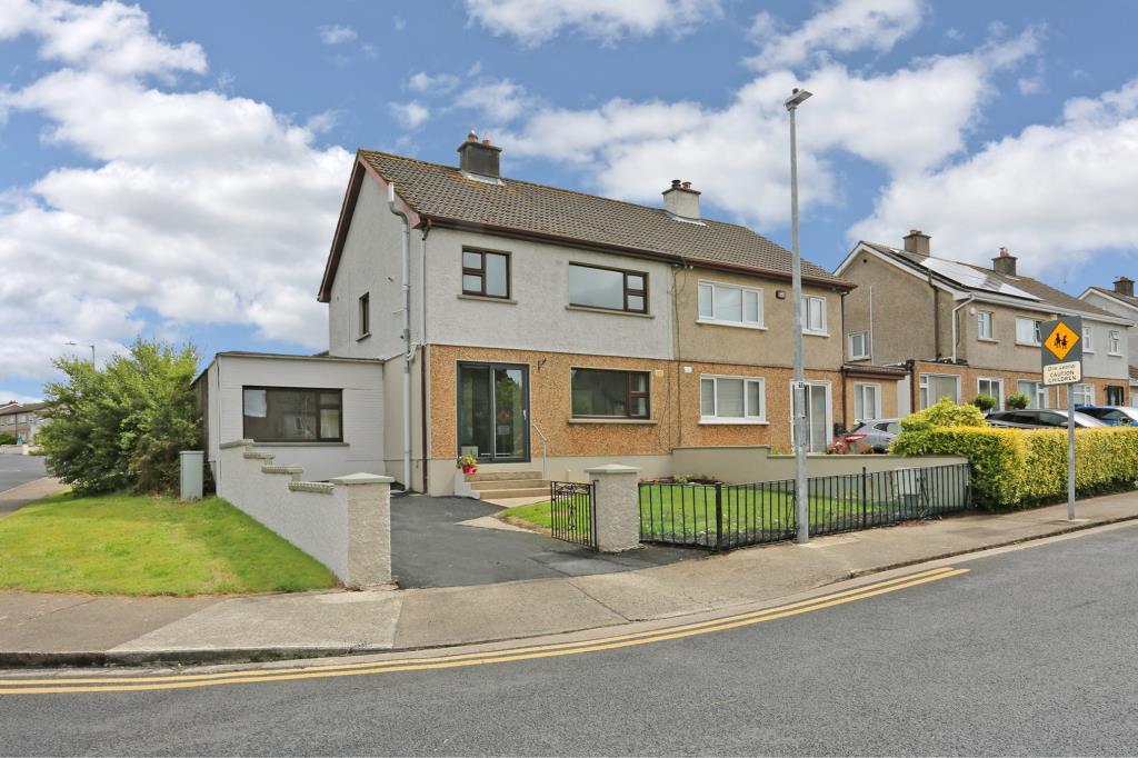 Main image of property: 23 Dooneen Road, Woodview Park, Limerick, V94 NX4N