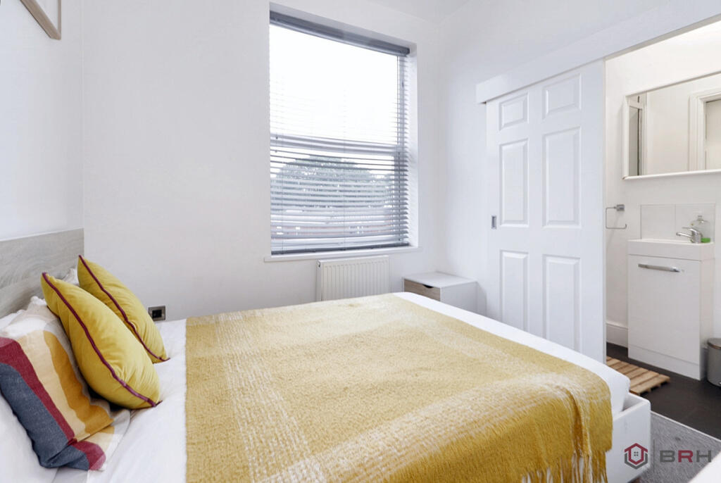 Studio flat on Spring Bank, Hull, HU3, £349,995