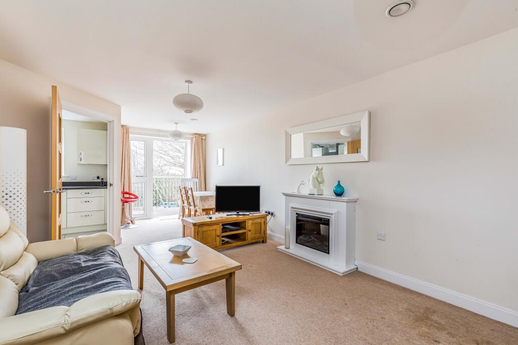 St. Marys Road, Hayling Island, Hampshire, PO11 photo 4