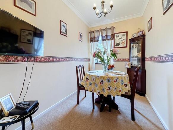 Bedroom 3/ Dining Room