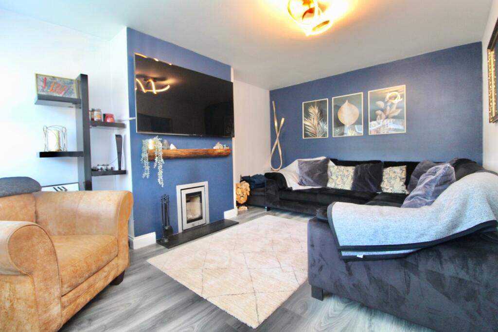 Stoneleigh Avenue, Hordle, Lymington, SO41 photo 2