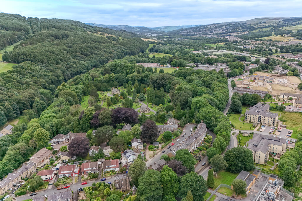 Bailey Hills Road, Bingley, West Yorkshire, BD16 - View 2