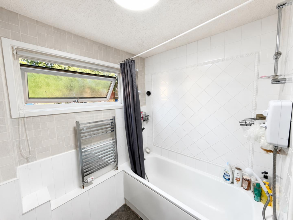 Brackenfield Square, Southfields, Northampton NN3 - View 6