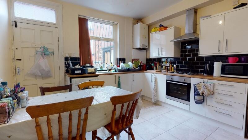 House in Leeds, Headingley - More