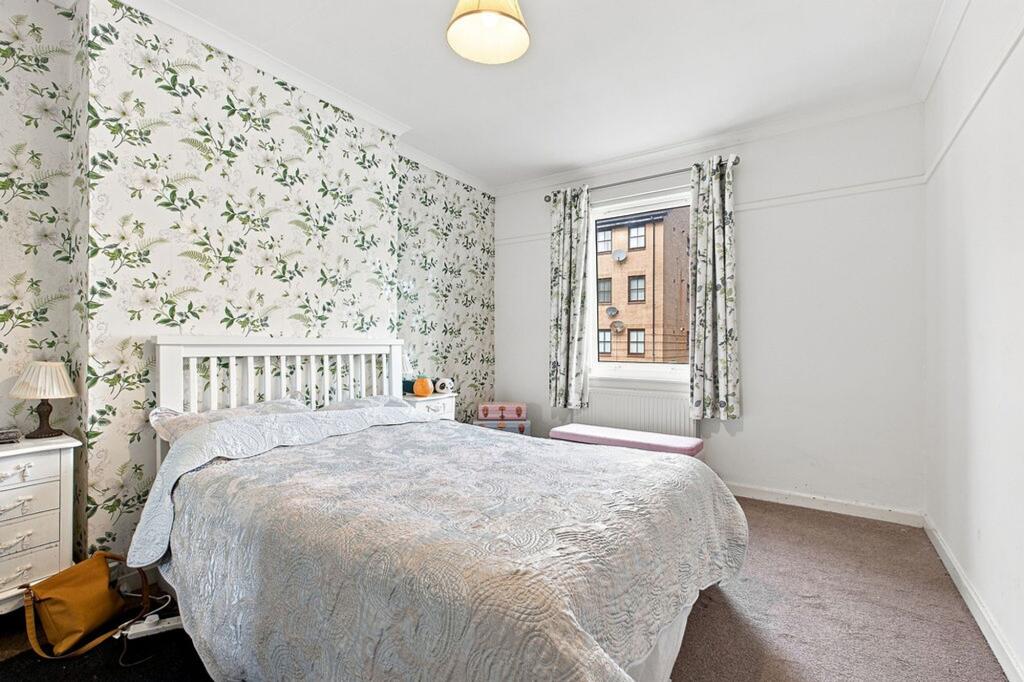 Apartment in Paisley - More