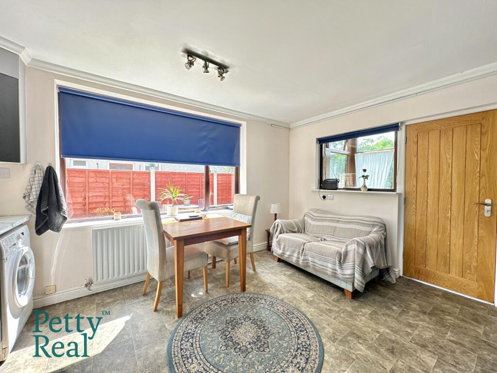 Dotcliffe Road, Kelbrook photo 5
