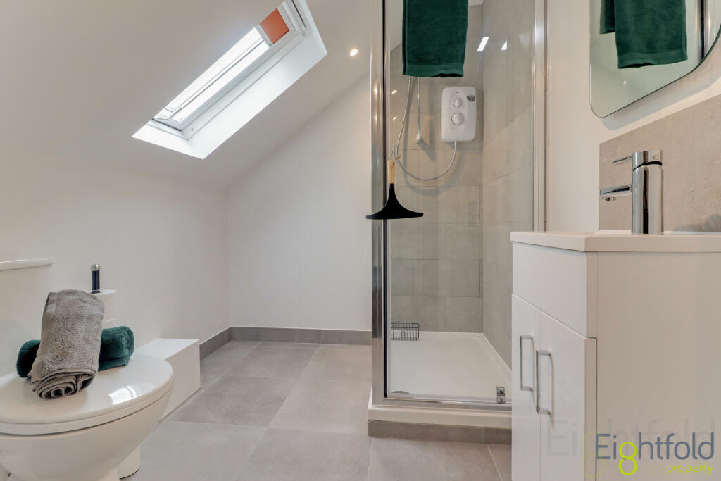 6 bedroom maisonette for rent