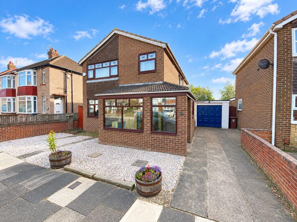 5-bed detached on Glentower Grove, Hartlepool, TS25, £275,000