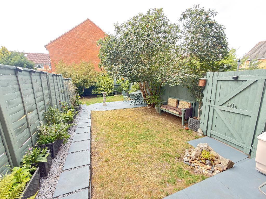 House in Bedfordshire, Luton - More