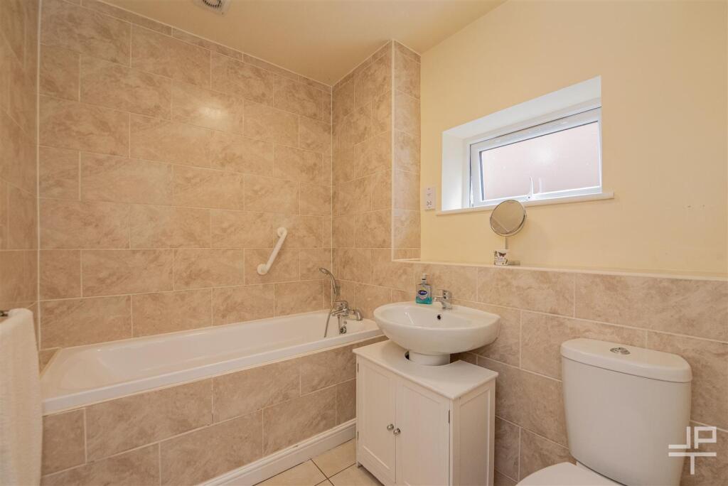 House in Wigan, Greater Manchester - More
