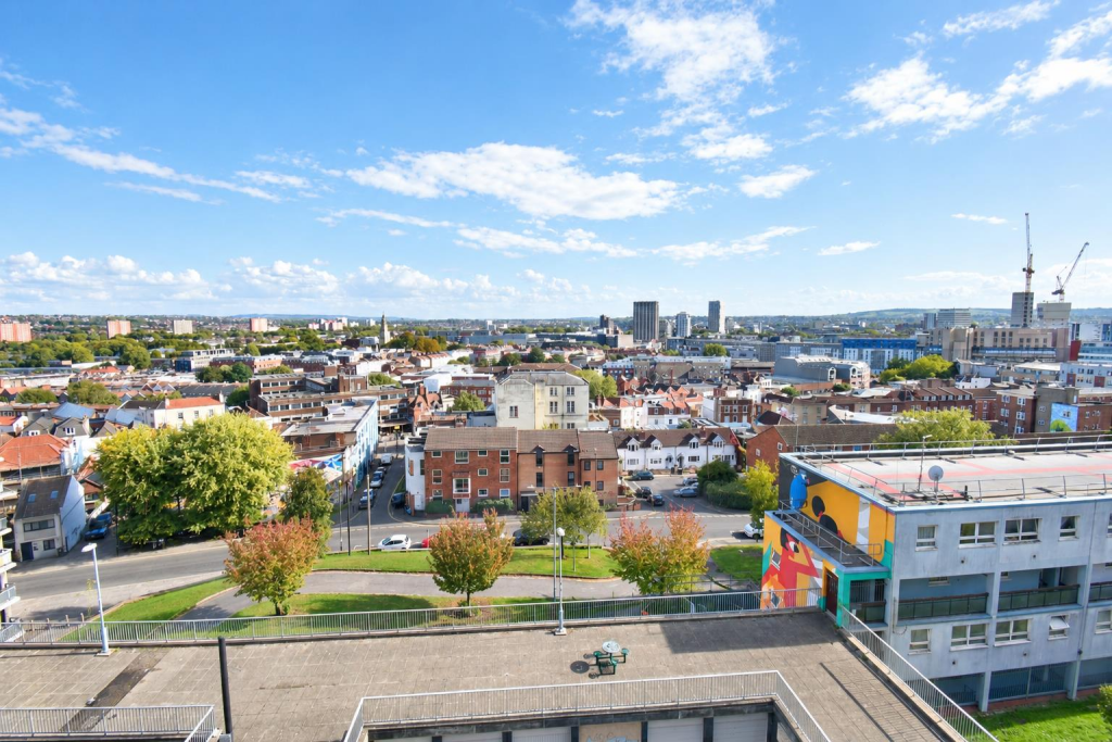 Main image of property: Spacious maisonette on Dove Street, Bristol
