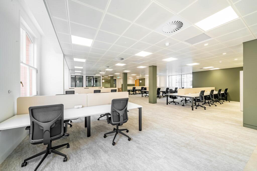 1 Edmund Gardens, 121 Edmund Street - 2nd Floor Fitted Suite