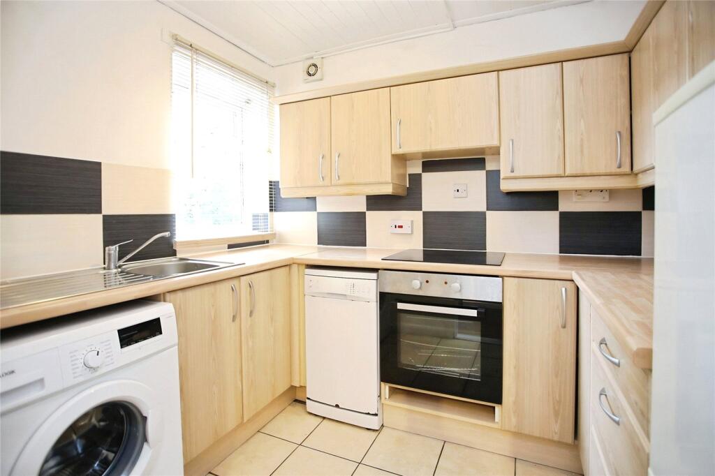 Apartment in Stockport - View 3