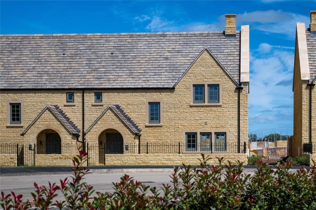 Main image of property: 141 Ellenbrook, Stow Road, Moreton-In-Marsh, Gloucestershire, GL56