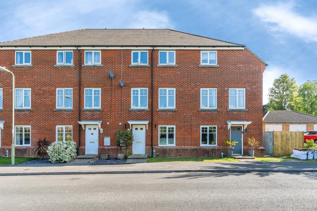 Main image of property: Harris Way, North Baddesley, SOUTHAMPTON